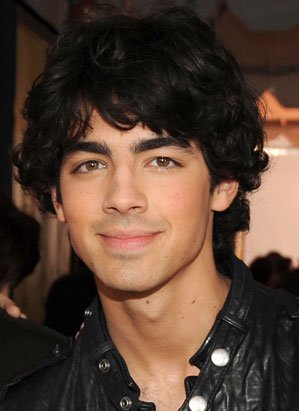 nm_joe_jonas_090401_ssv.jpg, 27 KB
